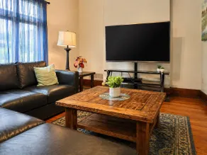 Enormous Brick House for Large Groups ★ Near All - Image 3
