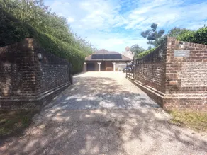Self contained Cottage near the beach and Goodwood - Image 2