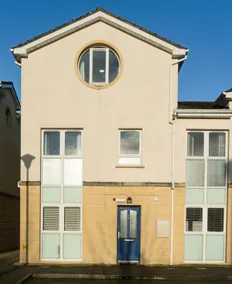 Glancys Accommodation-14 capacity townhouse - Image 3