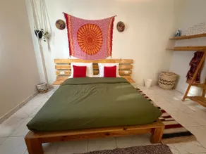 'Sea'through Apartment - Image 5