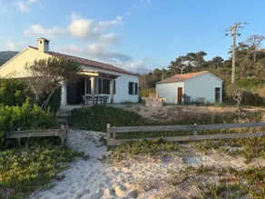 House in a cove, on a sandy beach - Image 3