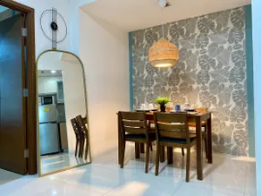 Modern Tropical 1BR in Eastwood + 300Mbps Fiber - Image 2
