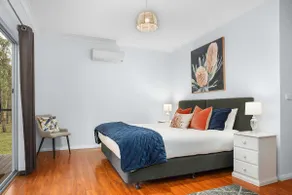 27 Rows on Hermitage Lilly Pilly Cottage - Image 3