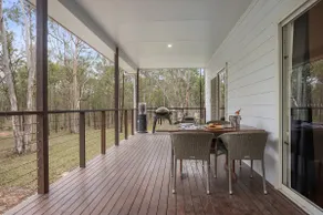 27 Rows on Hermitage Lilly Pilly Cottage - Image 4