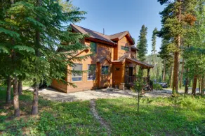 Snowshoe & Ski: Home w/ Mtn-View Deck in Breck! - Image 3