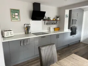Homely house, foot of Snowdonia with private parking - Image 2