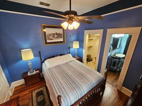 Historic Downtown Bungalow w/piano - Image 2
