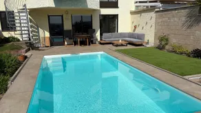 Apartment with heated pool & south view - Image 2