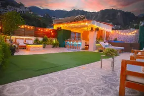 Epic views, 200 m² terrace, cloud beds. - Image 4