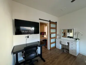 Duplex house ideal for multiple families,A/C - Image 4