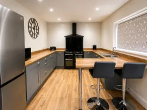 Close to Open Air Theatre - Family House - Image 4