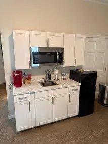 2 Bedroom private apartment in quiet neighborhood - Image 4