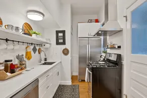 Modern+Spacious Inn Little Italy Near W Loop W/PKG - Image 4