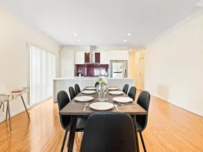 3BR 2 BTH No Stairs Aircon Big Athelstone Home - Image 3