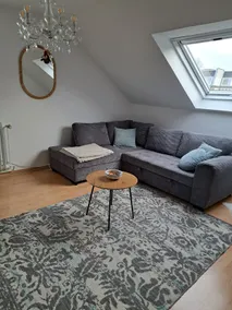 Central attic apartment with parking - Image 2
