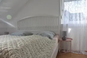 Central attic apartment with parking - Image 3