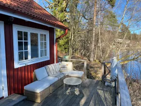 Vika Trollen - Idyllic red cottage by the beach - Image 3