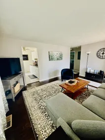 Stylish sanctuary: Alberta St R&R Bungalow - Image 4