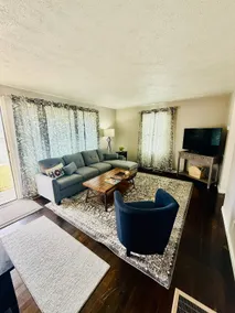 Stylish sanctuary: Alberta St R&R Bungalow - Image 3