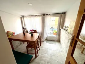 Charming apartment near downtown - Image 3