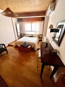 Charming apartment near downtown - Image 5