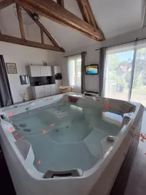 L'Eaudyssée - Loiret Spa Indoor Private Jacuzzi - Image 2