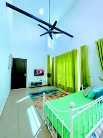 D’Diana Cozy Retreat | 4BR Aircond•Netflix - Image 3