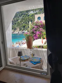 Capri. Idyllially boat house on the beach - Image 1