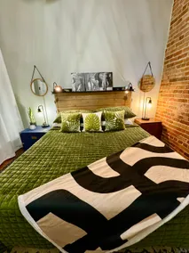 Designer Stay on Market • Walk Downtown + Parking - Image 2