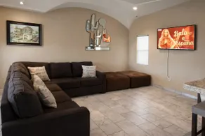 Casa Castillo Spacious Home with Private Pool - Image 4
