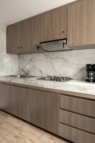 Spacious apartment for 8, parking + WiFi - Image 5