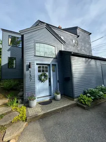 Cozy Marblehead getaway by the beach /w EV charger - Image 2