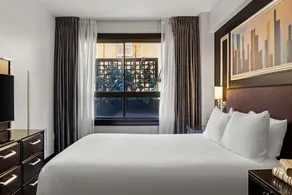 SPACIOUS 2 Bedroom Presidential Suite! - Image 2