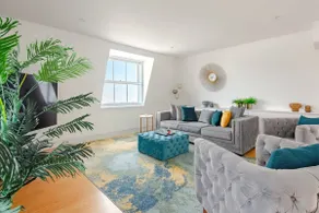 Covent Garden Exquisite LuxXo Penthouse +Starlink! - Image 5