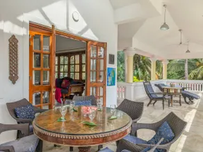 Beachfront 6+1BDR Luxury Villa With Private Pool. - Image 4
