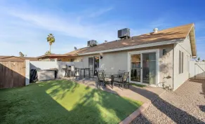 Relax in your Tempe Bungalow - Image 3