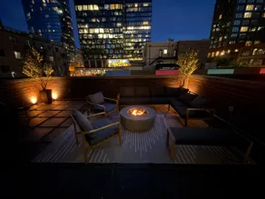 Fulton Market Loft | Rooftop Fire Pit | Parking - Image 2