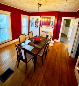 Spacious 2 Bedroom in Vintage 1910 Southeast Home - Image 5