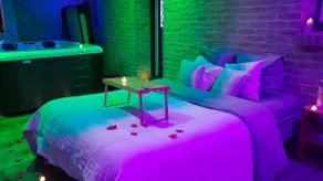 Fraisier, Love Room in Valenciennes with Private Hot Tub - Image 4