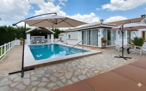 Villa El Estanque Holiday Cottage & Bungalow - Image 3