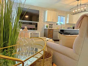 1 Bedroom French Farmhouse - Bear Mtn - Victoria - Image 3