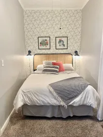 Spacious+Mod Booth St Apt w Yard | 5 min to Fiserv - Image 4
