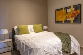 3BR Steps from Geelong Waterfront w/ Parking - Image 2
