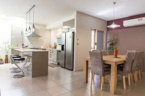 3BR Steps from Geelong Waterfront w/ Parking - Image 3