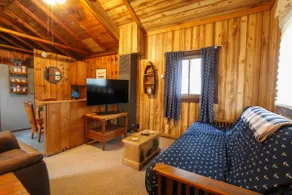 Beachcomber Cottage — A Cozy Lake Huron Hideaway - Image 3
