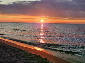 Beachcomber Cottage — A Cozy Lake Huron Hideaway - Image 2