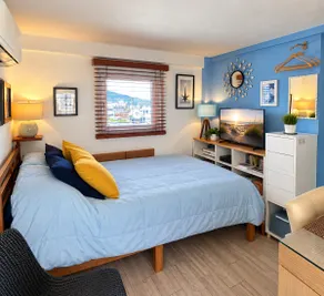 Le Petit Bonheur - Quiet - Rooftop - 3 min to Beach - Image 2