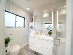 Bright European Loft In Venice Beach - Image 3