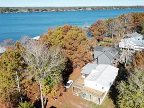 Enjoy Lake Bruin at The Salty Dog - Image 3