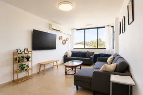 YaffoTLV • Bright 2 Bedroom apt with shelter - Image 4
